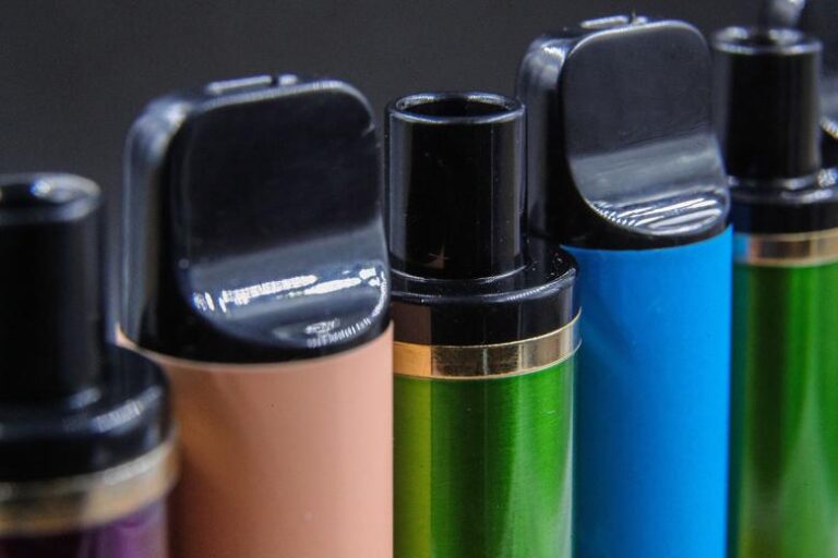 Госдума возьмется за продажу вейпов и энергетиков на маркетплейсах