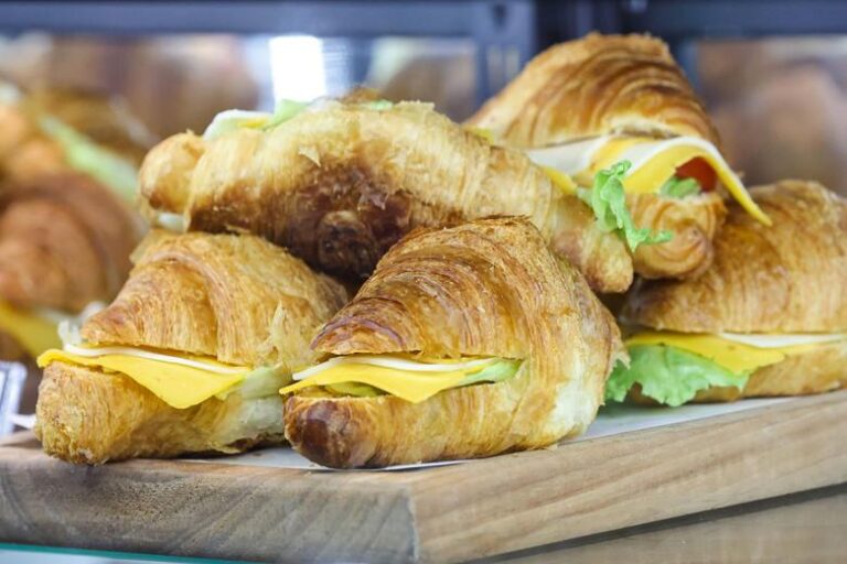 Из столовых российских школ могут убрать фастфуд