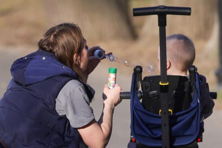 Малообеспеченные семьи могут дополнительно поддержать в России