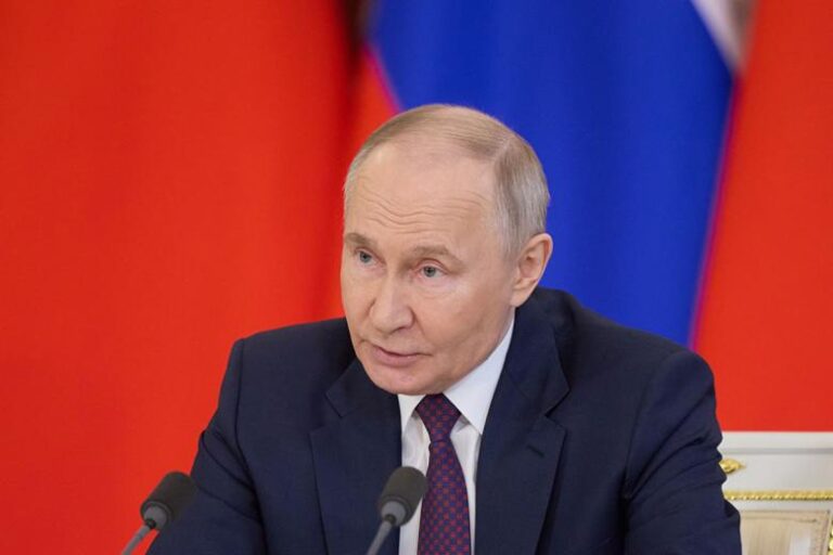 Путин обсудил с Пашиняном вопросы двусторонних отношений России и Армении