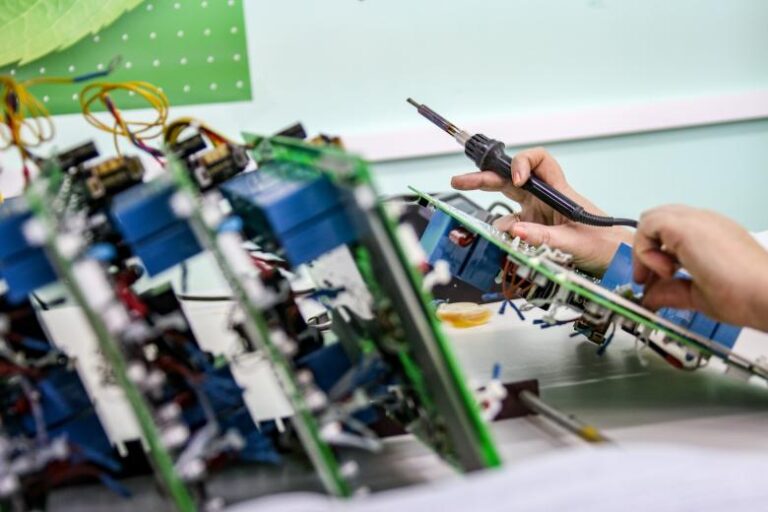 Путин поручил ежегодно готовить доклад о динамике технологического развития