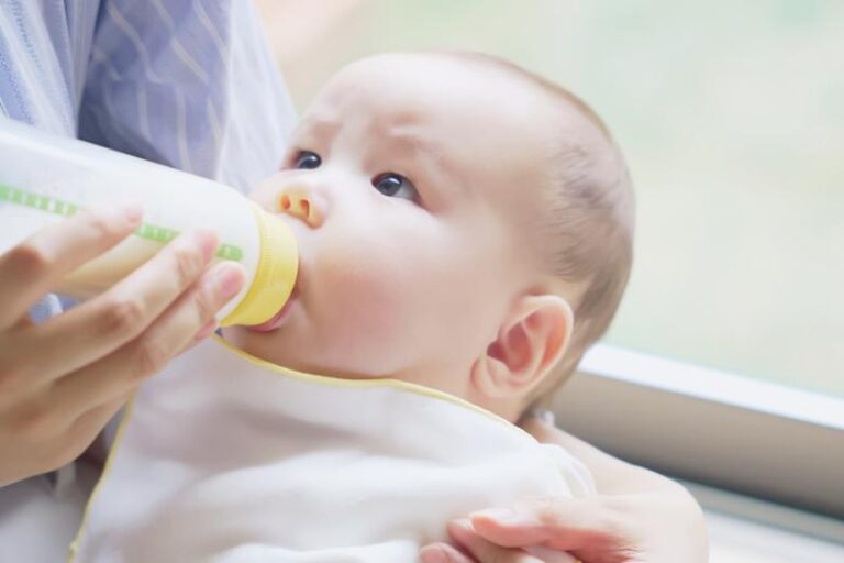 Россиянам объяснили, почему в детских садах мало ясельных групп