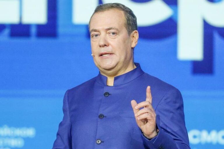 «Шагреневая кожа сжимается»: Медведев о наступлении ВС России под Днепром