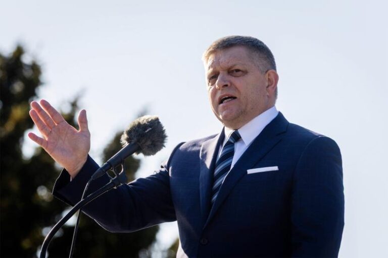 Три мировых лидера одновременно попали в черный список Украины