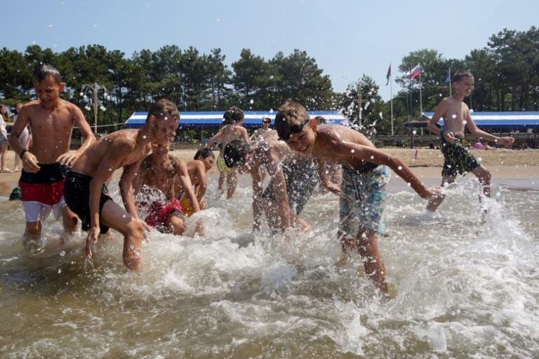 В Госдуме предложили установить налоговый вычет за путевки в детские лагеря