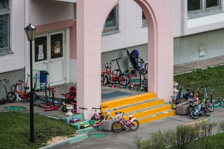 В России курить на территориях школ и детских садов станет дороже