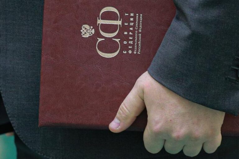 В Совфеде ответили на вопрос о личной встрече Путина и Зеленского