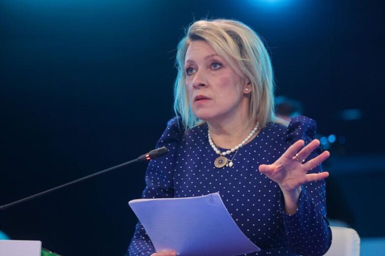 Захарова объяснила, почему гибридная война Запада нацелена на Евросоюз