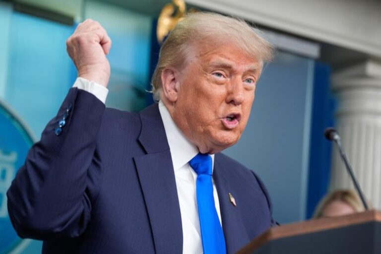 «Есть пределы»: в ГД ответили, по кому ударит санкционная «кувалда» Трампа