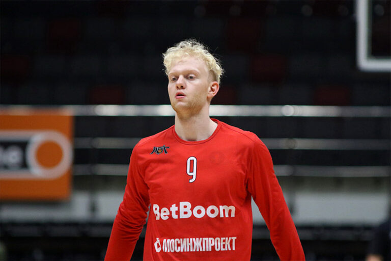 МИД РФ взял на контроль ситуацию с задержанием баскетболиста во Франции