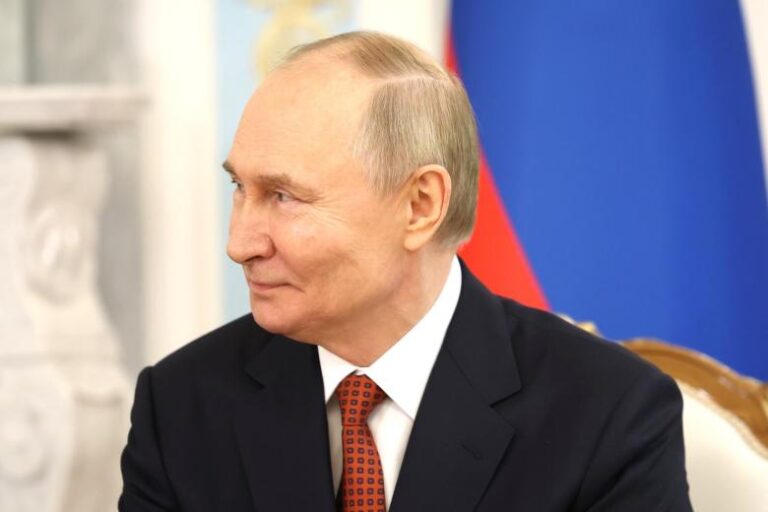 «Неловко»: Путин одной шуткой описал переговоры с Трампом