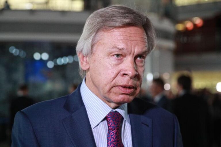 «Ноги в грязи»: в Совфеде предупредили Трампа о риске восстания союзников