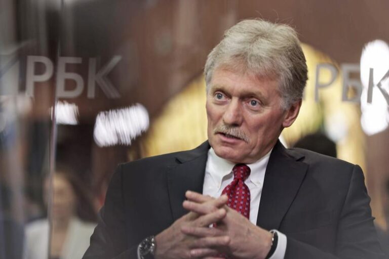 Песков ответил на вопрос о параде на День ВМФ