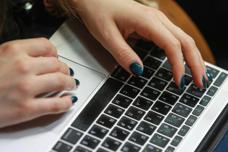 Стало известно, когда в России могут ввести четырехдневную рабочую неделю