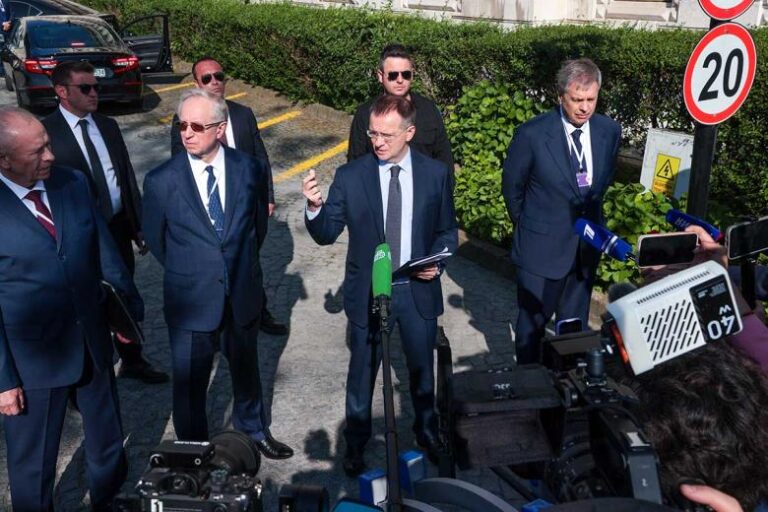 В Кремле ждут от Киева предложений по третьему раунду переговоров