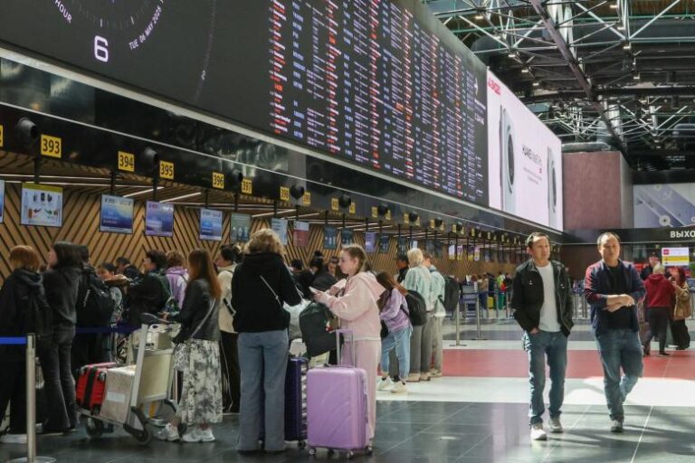 «Во главе угла»: в Кремле ответили на вопрос о закрытых аэропортах