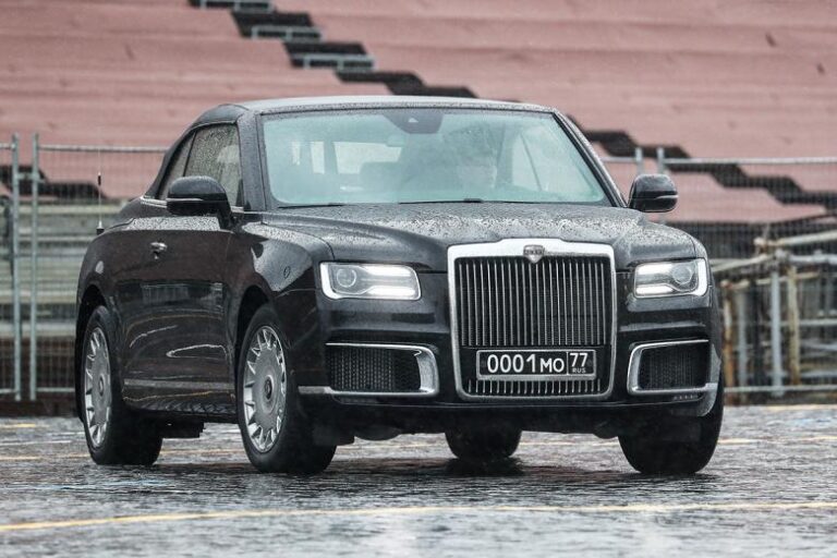 Зарубин показал видео с Путиным в салоне президентского «Ауруса»