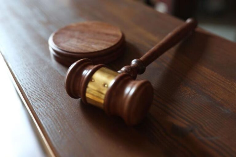 Экс-руководителя «Мемориала» приговорили к шести годам заключения