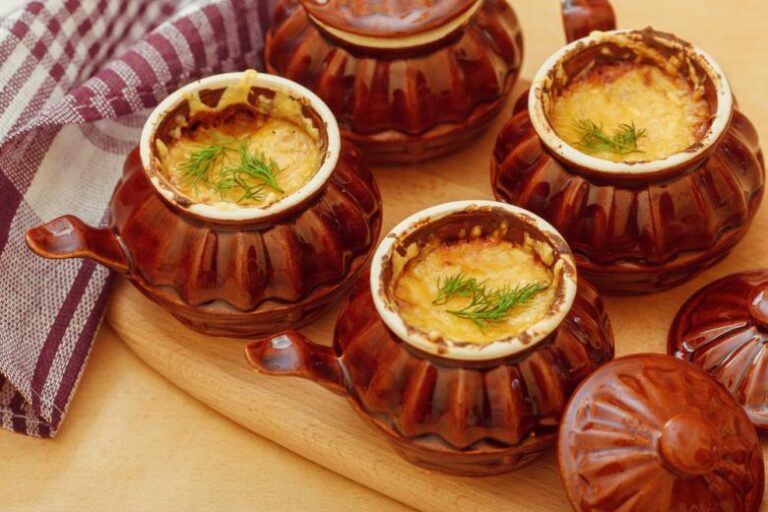 Нежный  жюльен с кабачками и баклажанами под сырной шапкой! Вкусно и просто