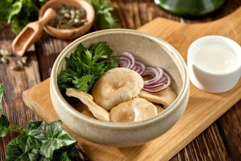 Солим и маринуем грузди на зиму холодным и горячим способом: лучшие рецепты