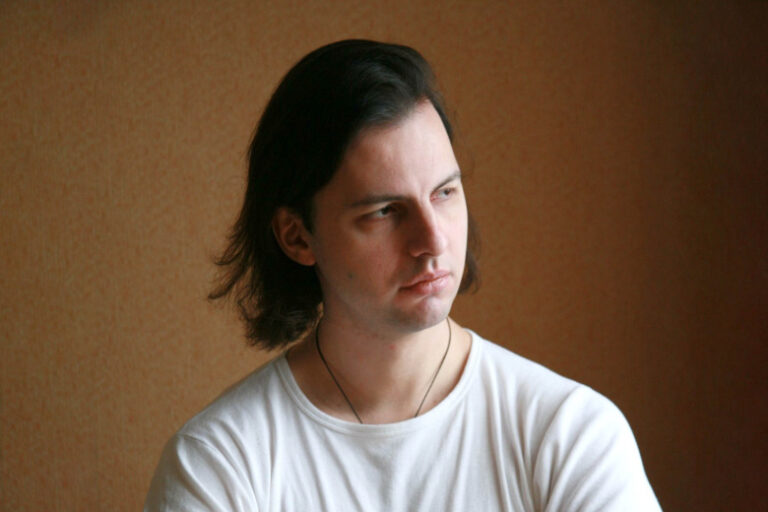 Дирижер Курентзис пропустил вручение Эрмитажной премии из-за болезни матери