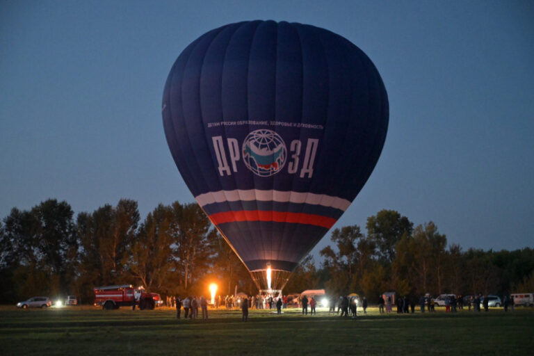 ДРОЗД поднялся выше Эвереста. Легендарный экипаж установил новый рекорд