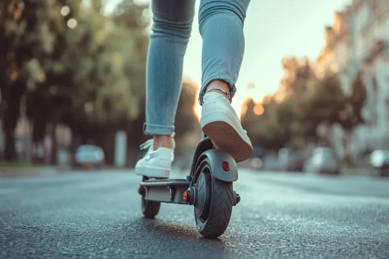 Мать российской актрисы пострадала от самокатчицы