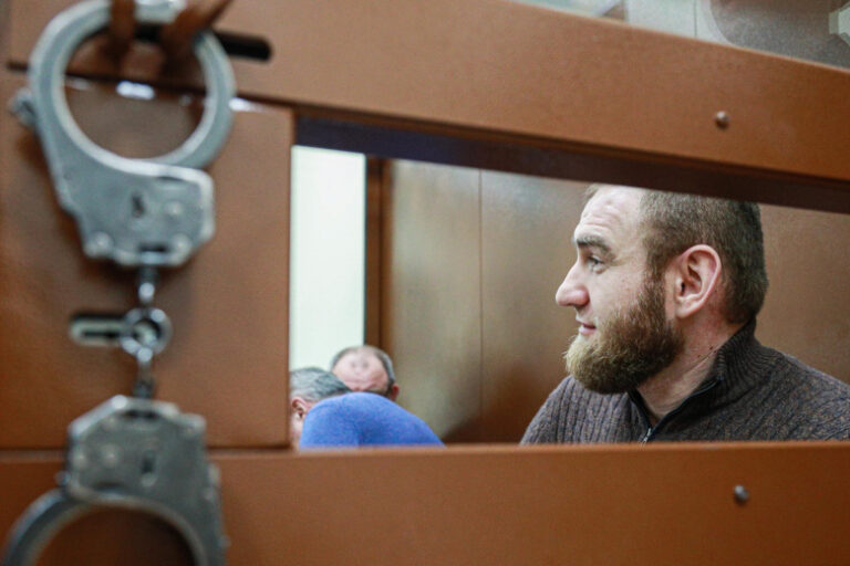 «Писал Путину». Осужденный экс-сенатор Арашуков хочет на СВО: отпустят ли?