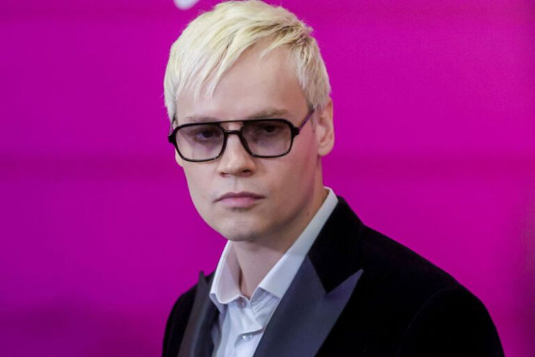 «Плохо себя слышал»: продюсер об отказе SHAMAN от оценок на «Интервидении»