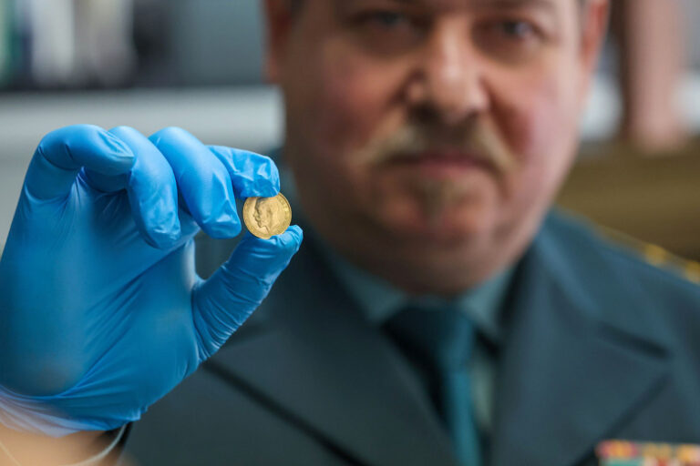 Баснословные ценности нашли у бывшего главного кадровика МО РФ