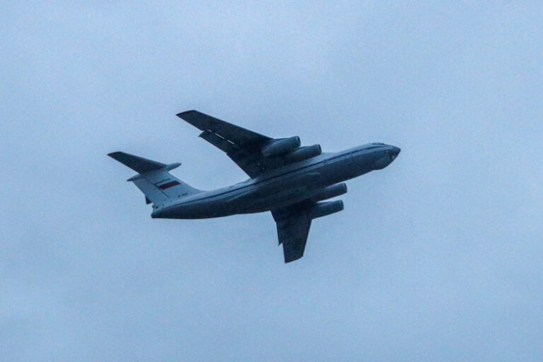 ЮАР впустила самолет включенного США в черный список перевозчика из России