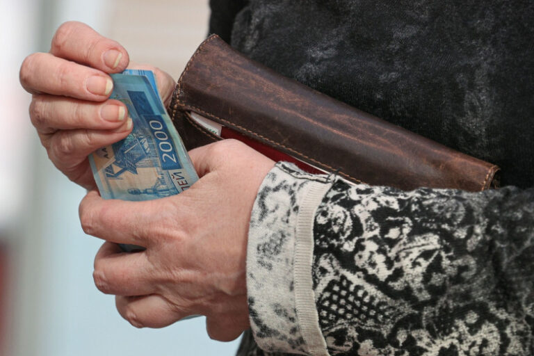 Пенсионеры платили баснословные деньги за лечение несуществующих болезней