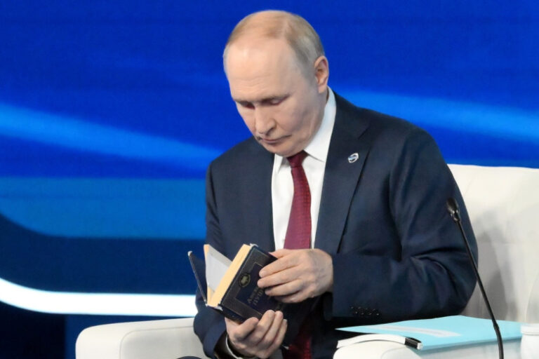 Путин ответил врагам России стихотворением Пушкина