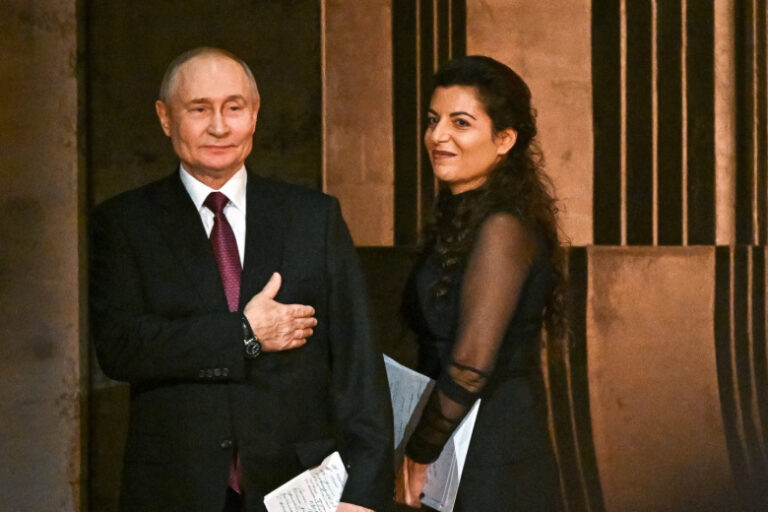 Путин поддержал Симоньян после смерти мужа