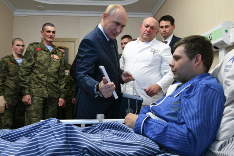 Раскрыто, что подарил Путин раненному на СВО бойцу ВС России