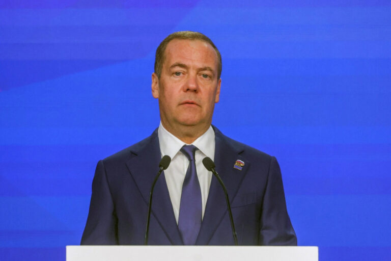 Медведев раскрыл астрономическую сумму, которую Запад передал Украине