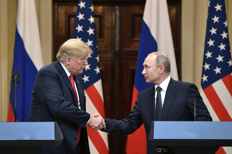 Песков заявил, что разговор Путина с Трампом пока не планируется