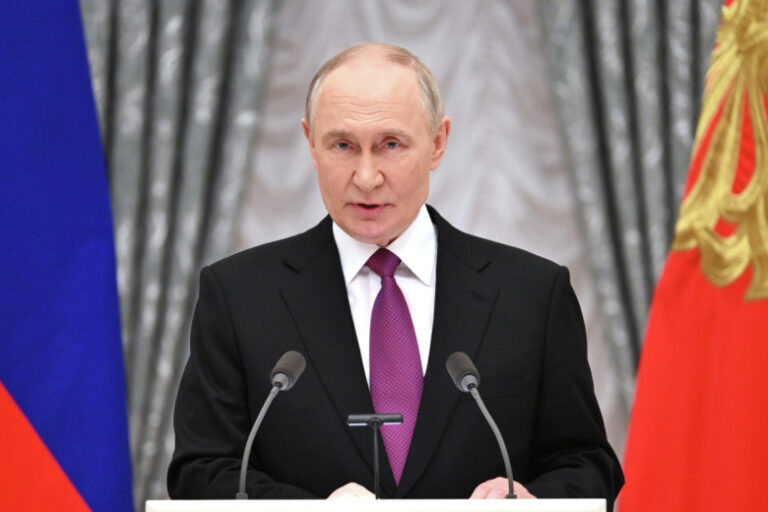 Путин наградил орденом Дружбы журналиста из Италии Бертолази