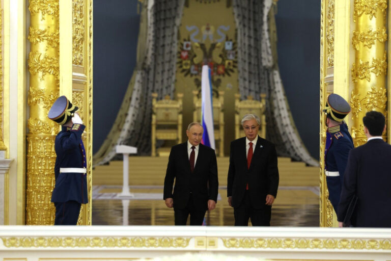 Путин обсудил с Токаевым работу Каспийского консорциума