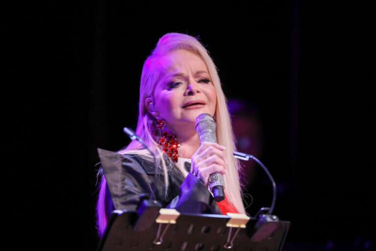 Бородин ответил, могут ли Долину лишить звания народной артистки