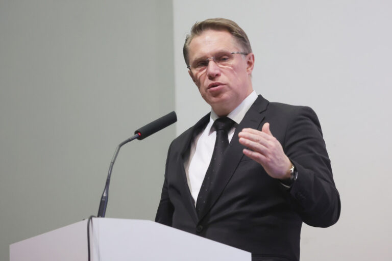 Мурашко забил тревогу, проанализировав данные по диспансеризации в России