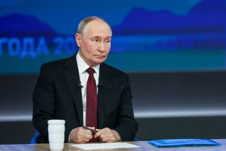 «Народ един с президентом»: в чем успех прямых линий с Путиным