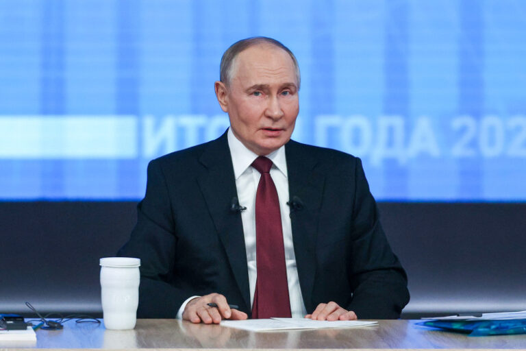 Назван топ-5 регионов по числу обращений на прямую линию Путина