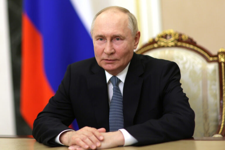 Песков сообщил о подготовке Путина к большой пресс-конференции