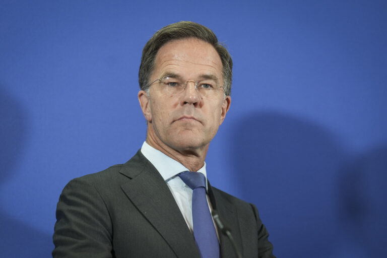 Политолог напомнил биографию отца генсека НАТО после слов о войне с Россией