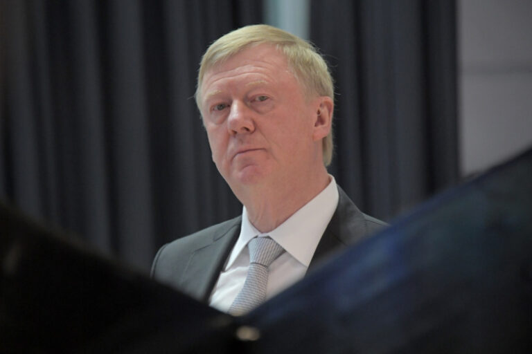 Суд арестовал миллиарды Чубайса: подробности дела, при чем здесь «Крокус»