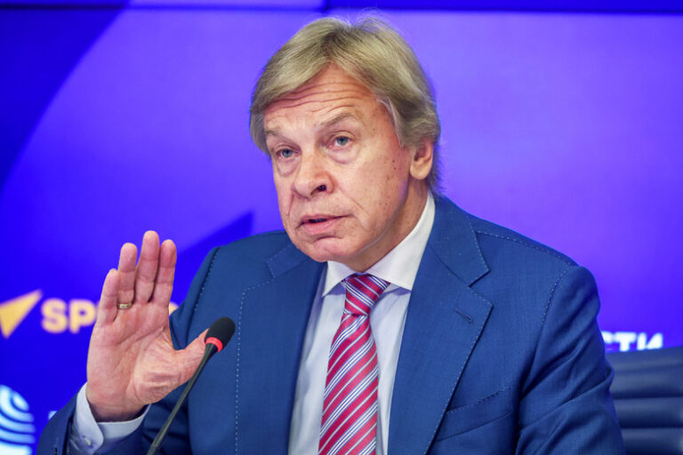 Пушков предрек Гренландии раздел территорий