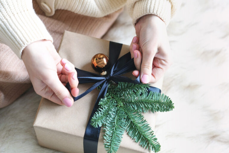 Россиянам рассказали, что делать с ненужными подарками на Новый год