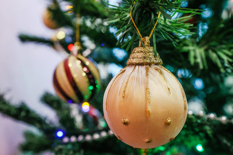 Священник объяснил, почему россияне отмечают старый Новый год