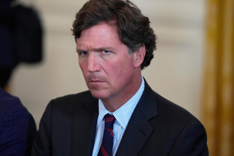 «Это было странно»: Такер Карлсон заявил о задержании и допросе в Израиле